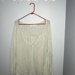 Long sleeves light sweater